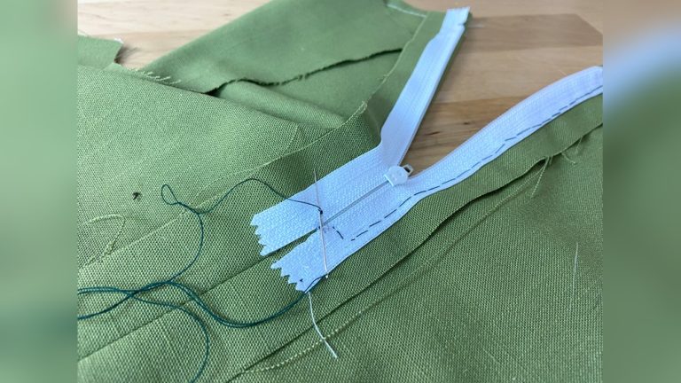 How To Hand Sew A Zipper